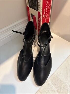 Vintage Classic Black T-Strap Women's Heels